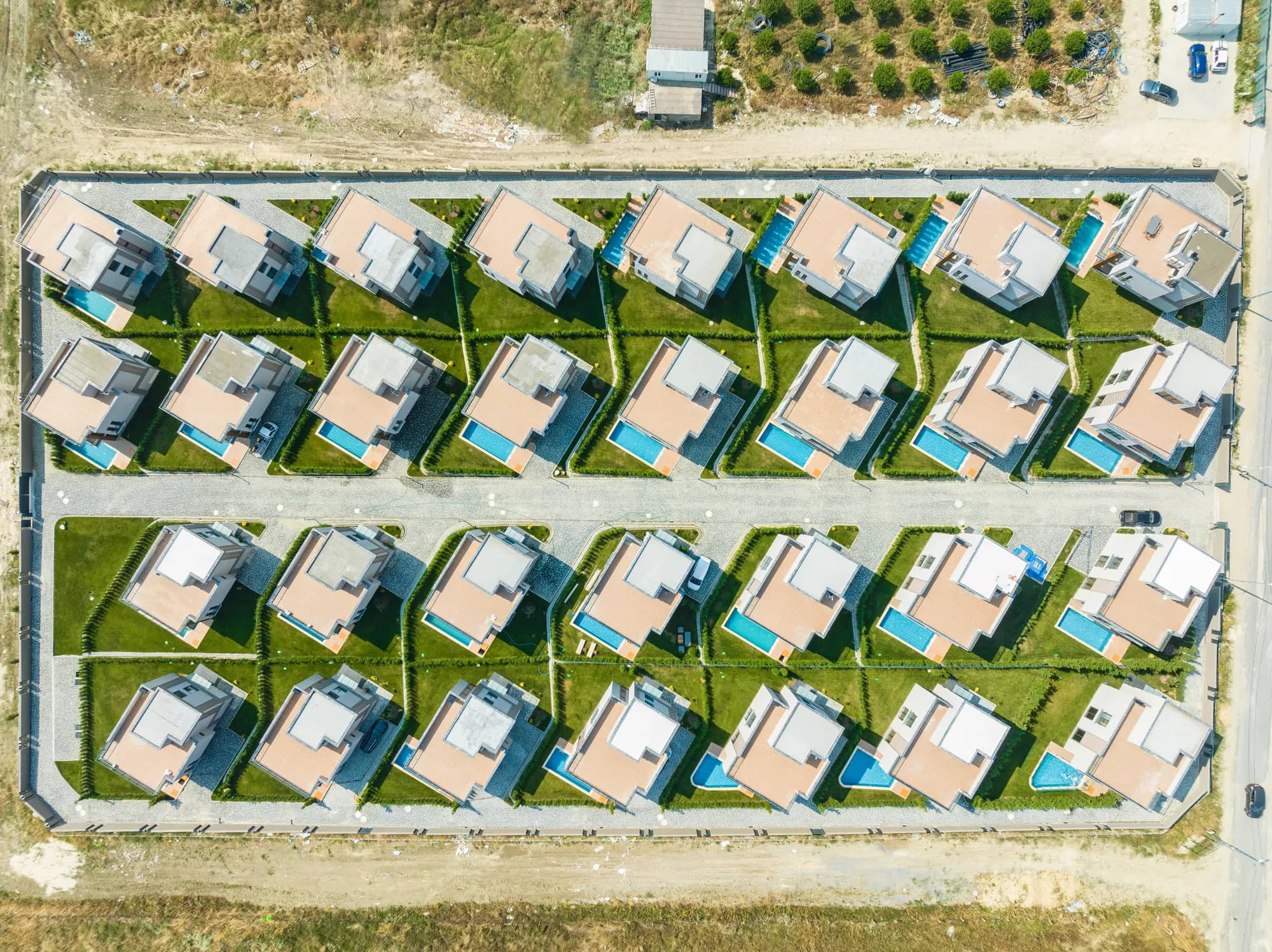 Misk 30 · Mehrfamilienhaus-Pool — Referans 3