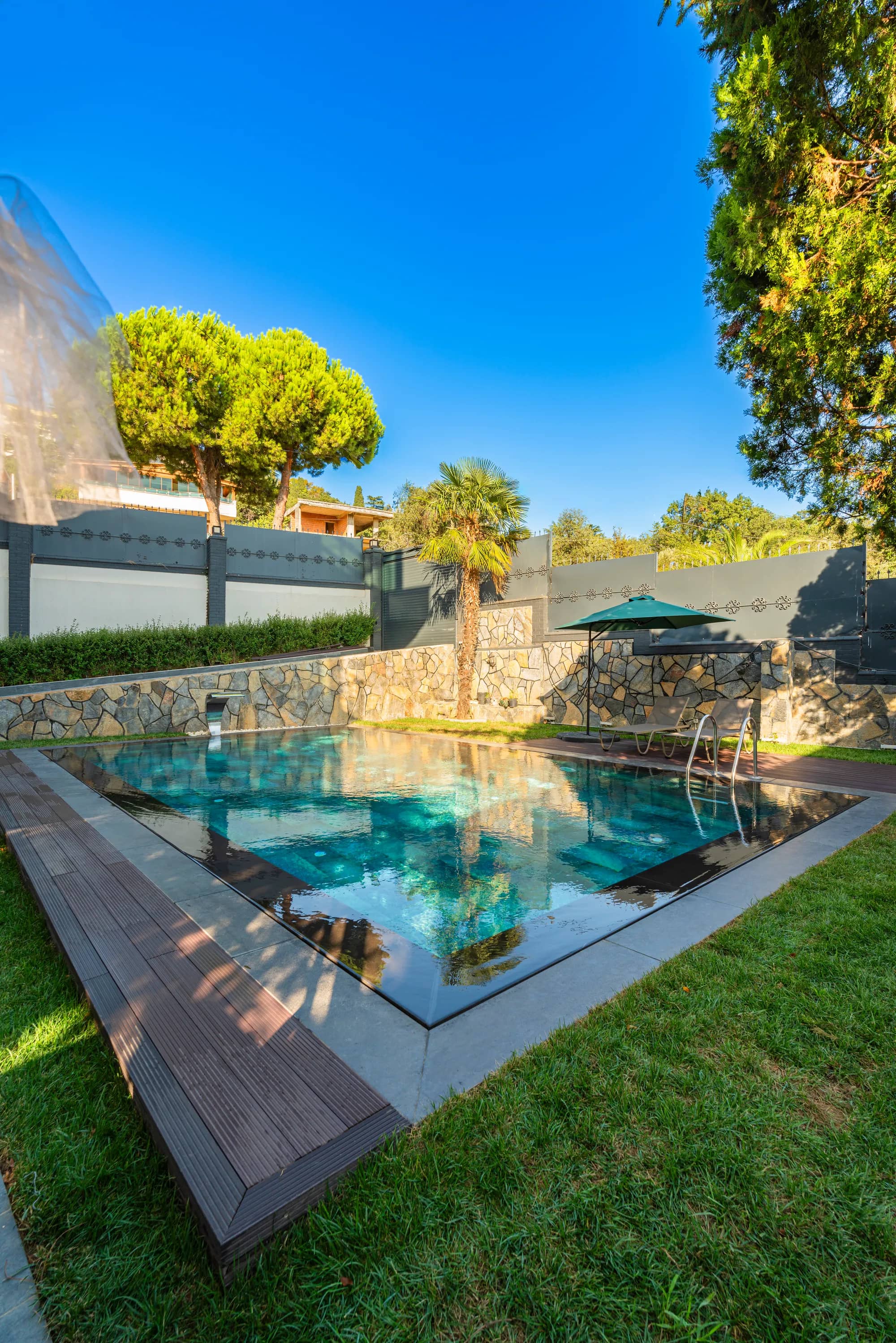 Yakacık Levent Öztaş · Villa-Pool — Referans 2