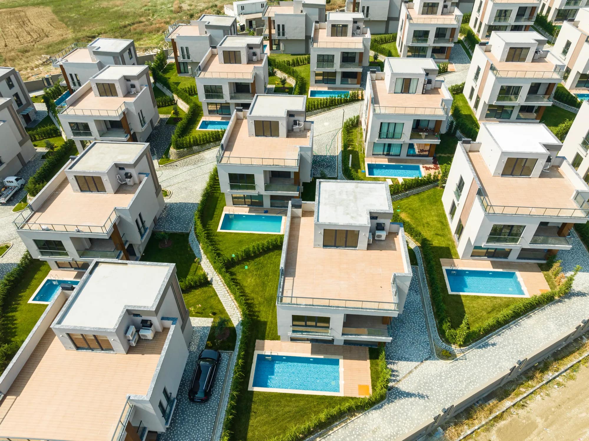 Misk 30 · Mehrfamilienhaus-Pool — Referans 4