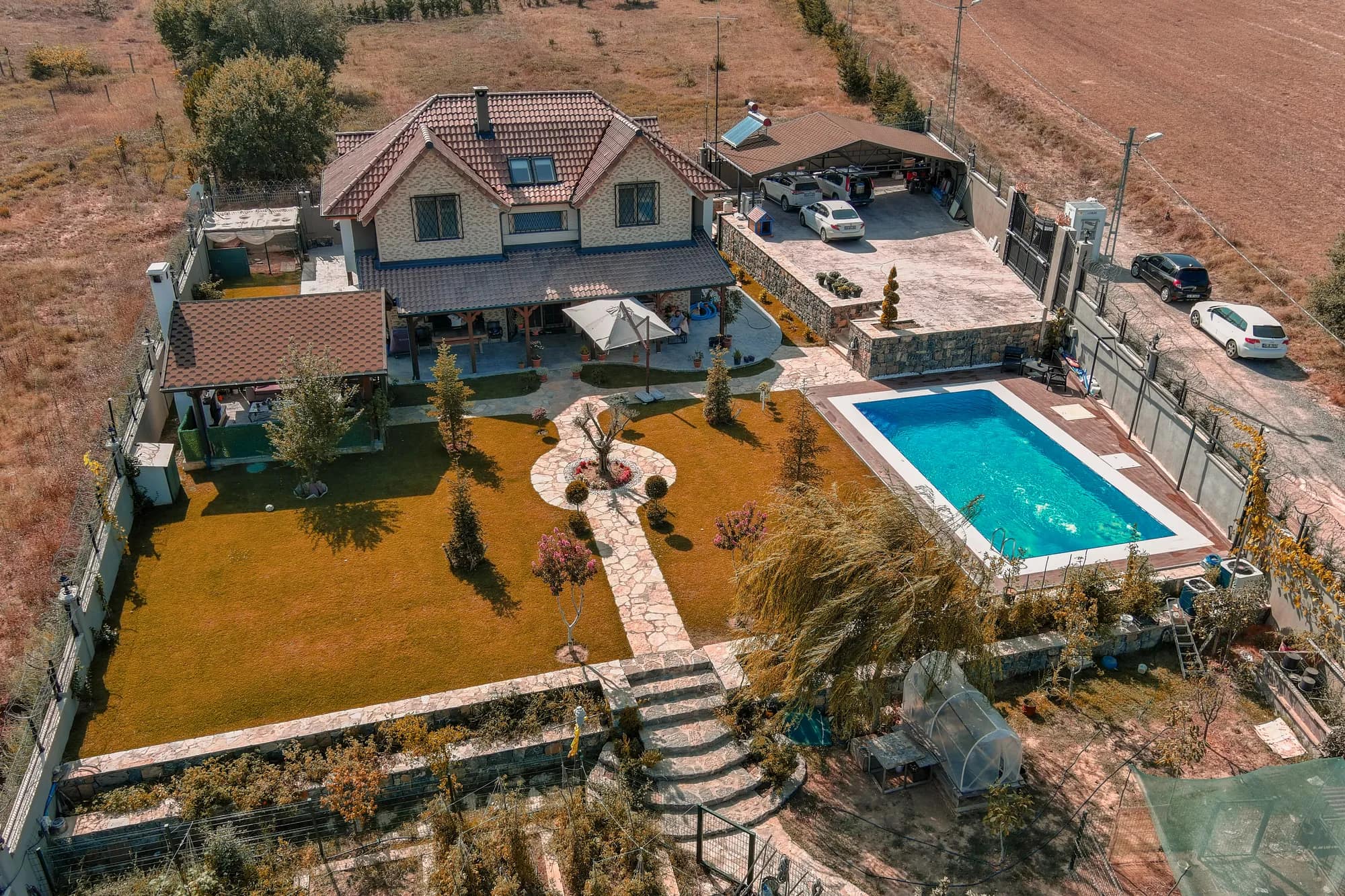Tepeören Zeynep Hanım · Villa-Pool — Referans 1