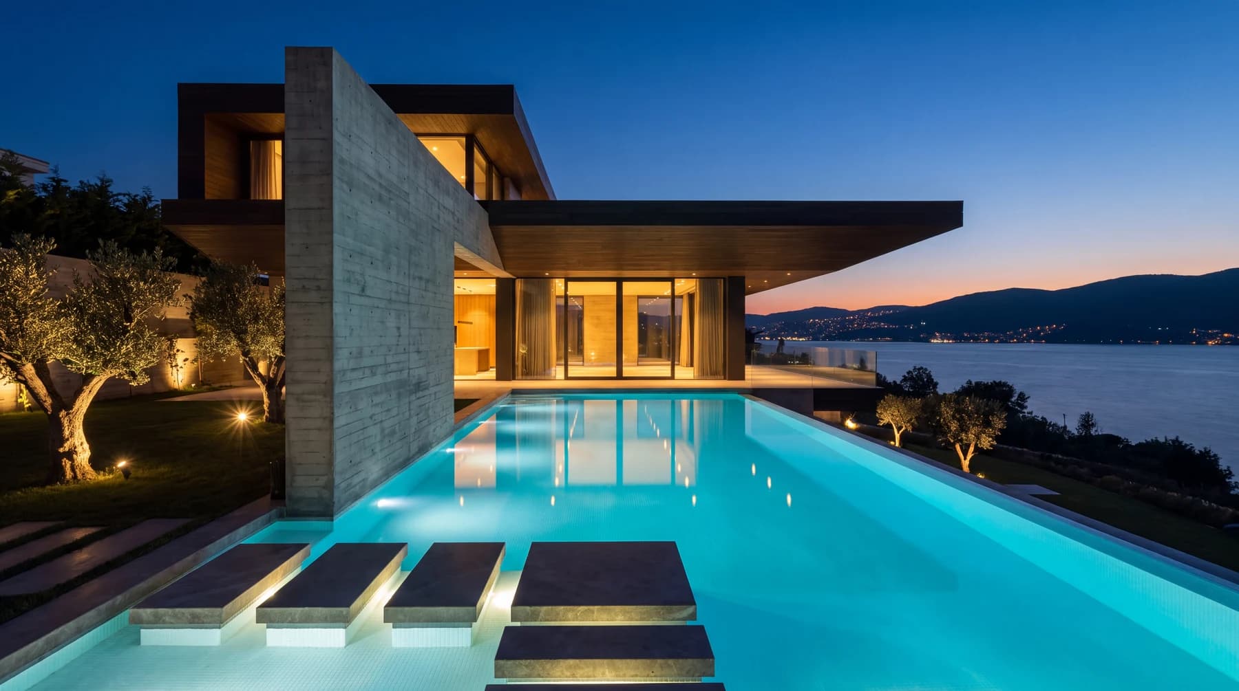 Kocaeli Villa Havuzu Yapımı & İzmit Körfezi Projeleri — Gece Aydınlatması