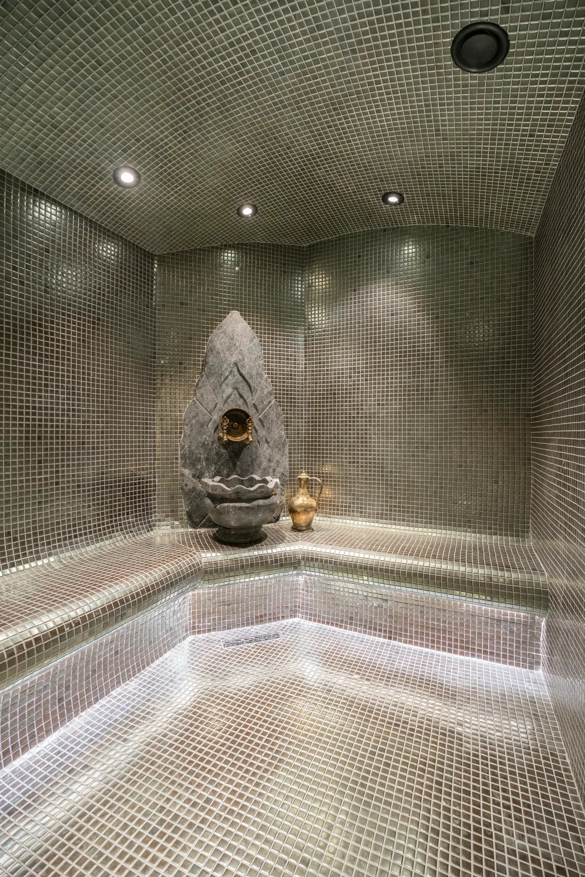 Private villa hammam with mosaic benches, Istanbul (Turkey)