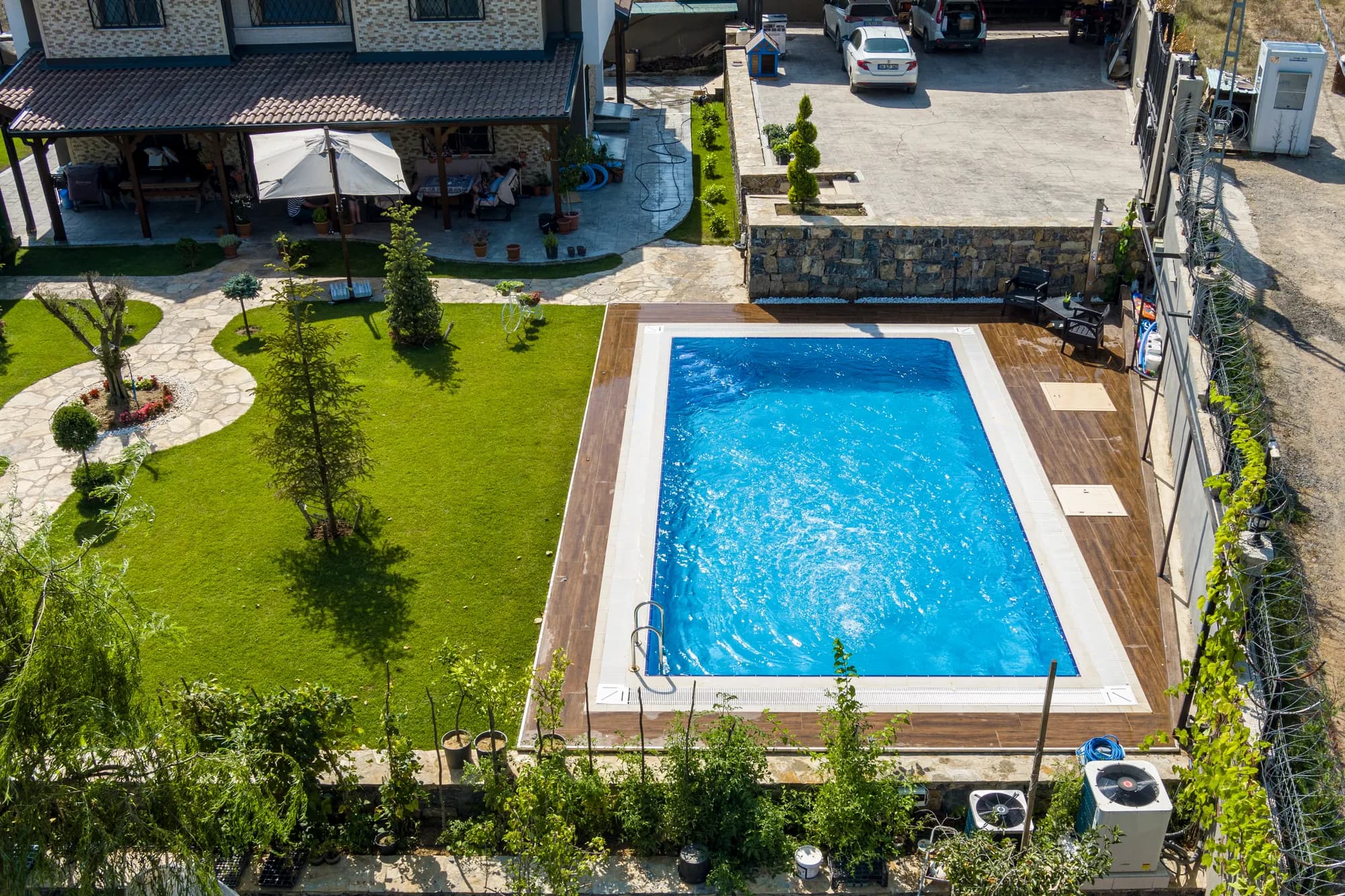 Havadan villa bahçesi ve havuz, Tepeören (İstanbul)