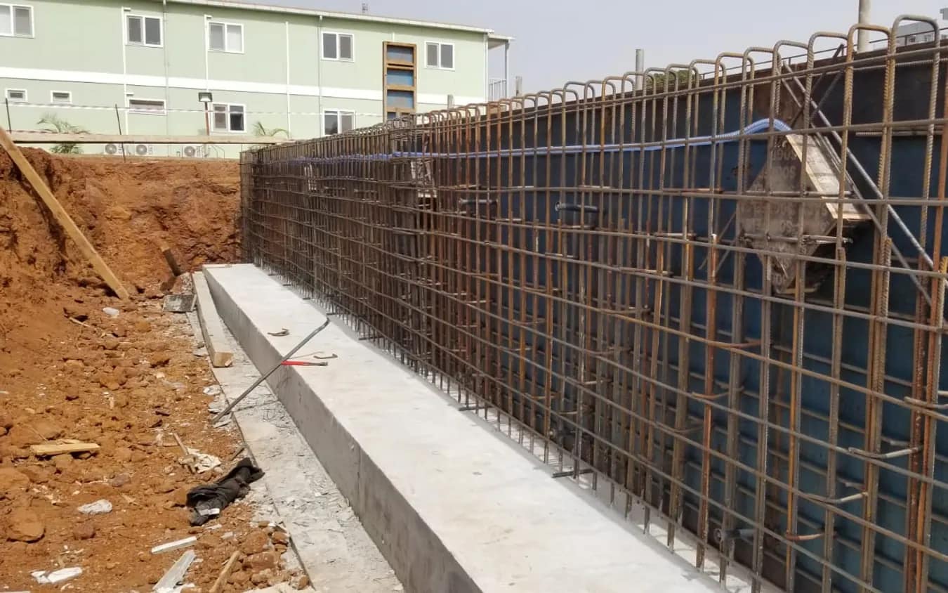 Betonarme havuz yapımı tekniği: püskürtme beton mu, kalıp mı?