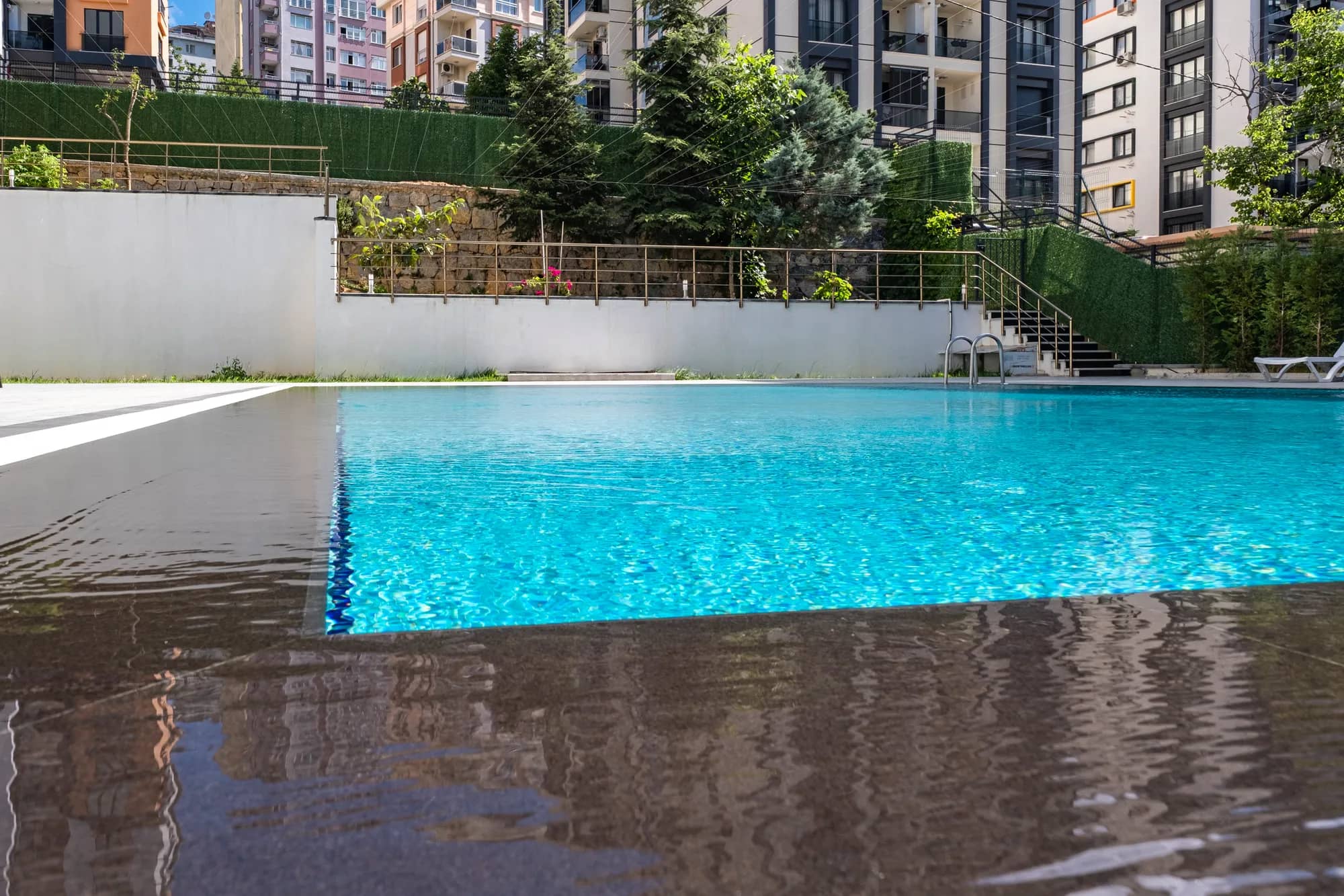 Ararat Burhan Bey · Villa-Pool — Referans 2