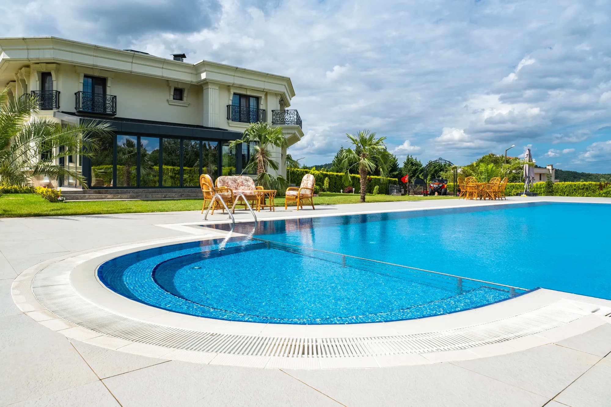 Göçbeyli Hayrettin Bey · Villa-Pool