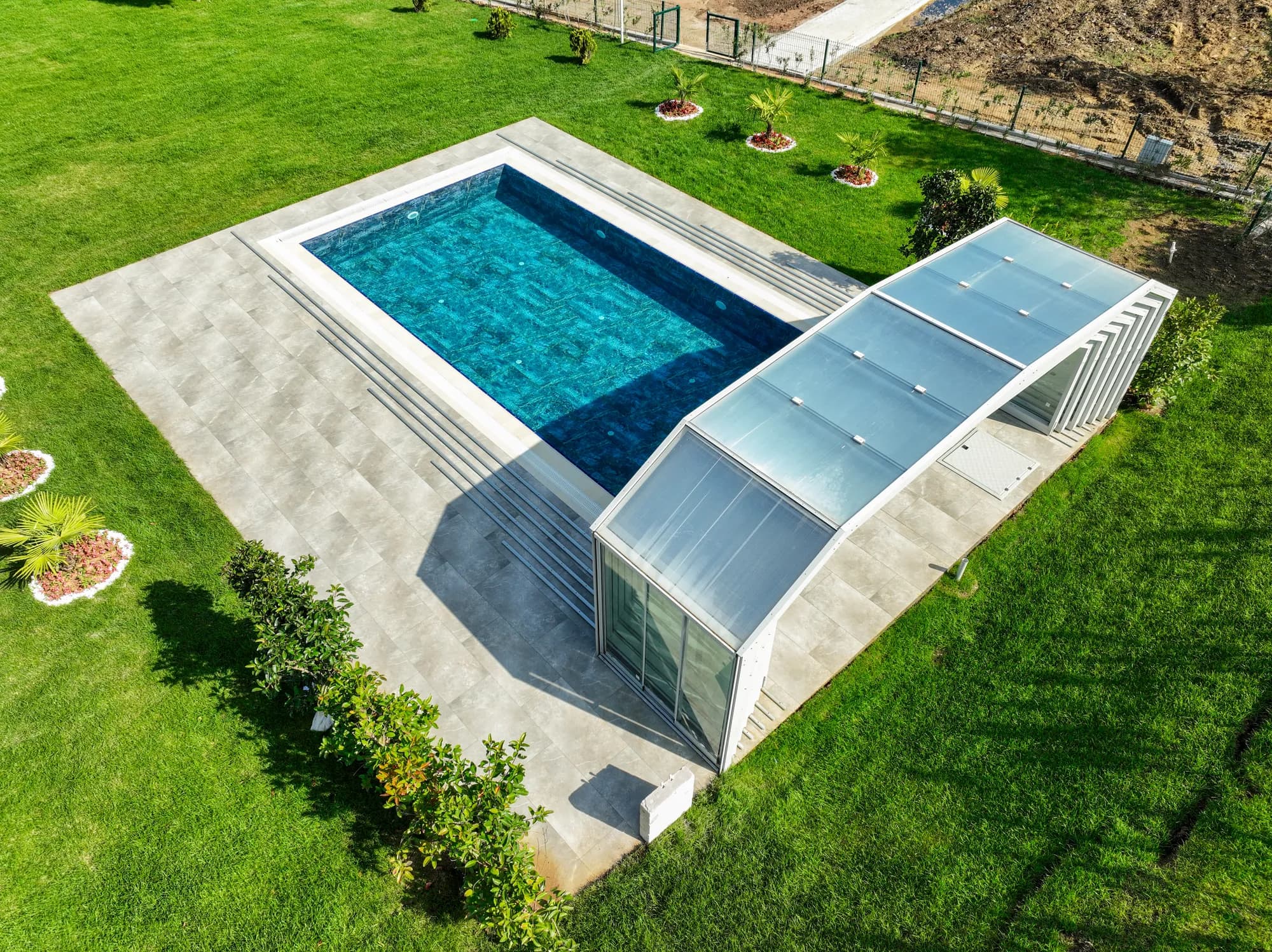 Özyap Adil Özden · Villa-Pool